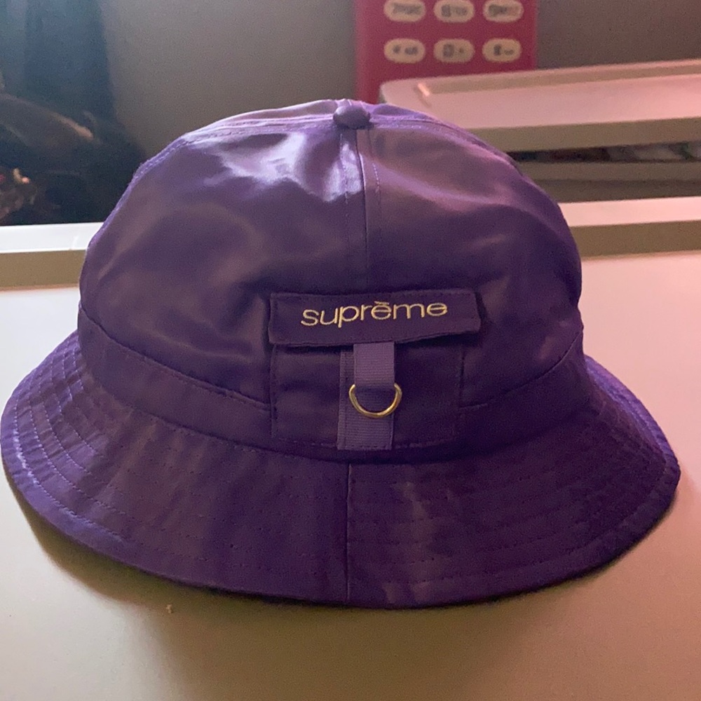 Supreme bucket hat